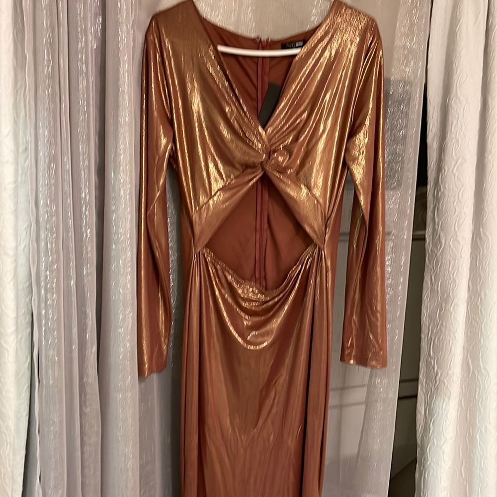 Sexy long dress with cut out!